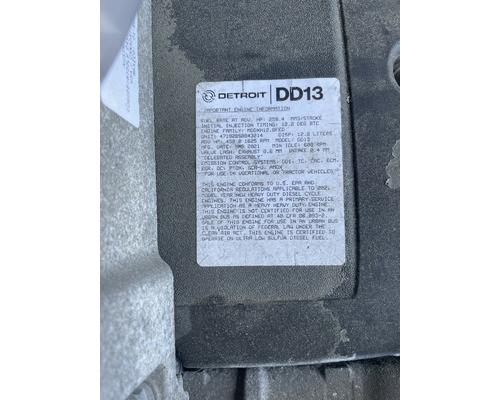 Detroit DD13 Engine Assembly