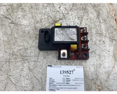 人気特価をすべて FREIGHTLINER A06-72138-012 Fuse Box OEM# A0672138012 in 食器