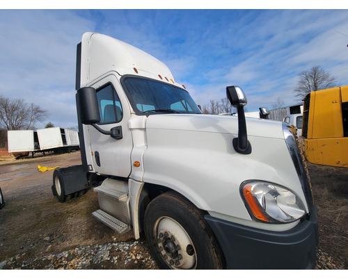 FREIGHTLINER CASCADIA 125 Hood