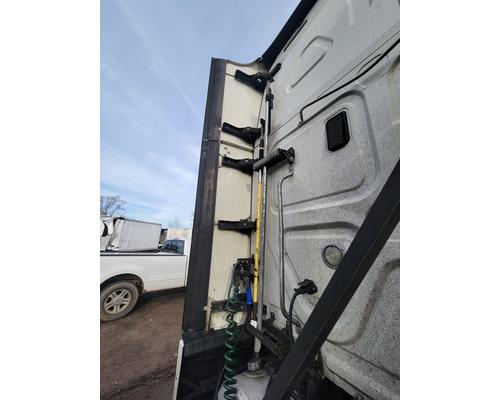 FREIGHTLINER CASCADIA 125 Sleeper Fairing