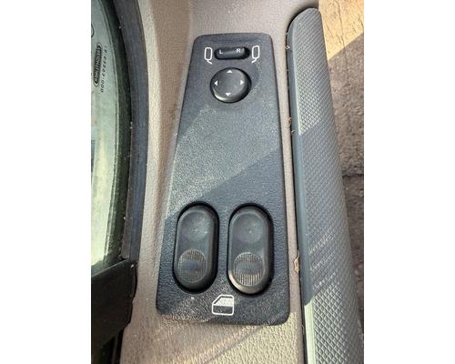 FREIGHTLINER CASCADIA Door Assembly, Front