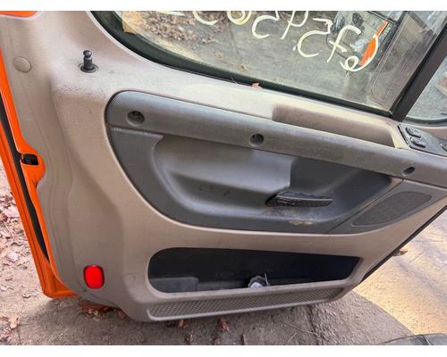 FREIGHTLINER CASCADIA Door Assembly, Front