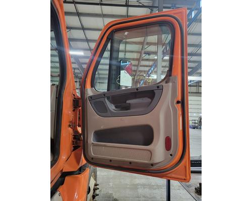 FREIGHTLINER CASCADIA Door Assembly, Front