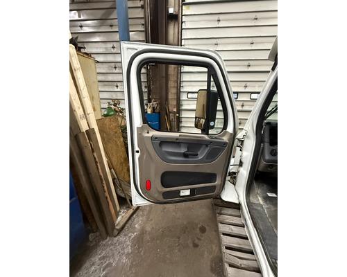 FREIGHTLINER CASCADIA Door Assembly, Front