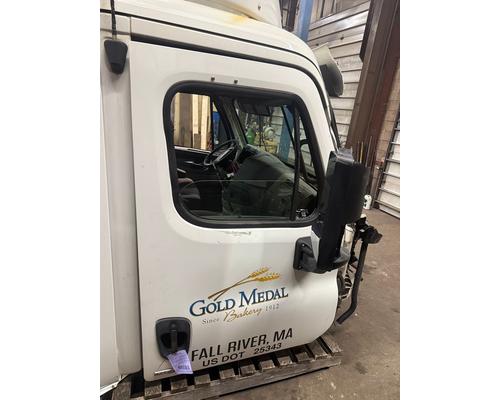 FREIGHTLINER CASCADIA Door Assembly, Front