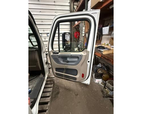 FREIGHTLINER CASCADIA Door Assembly, Front