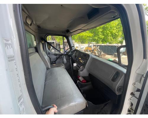 FREIGHTLINER M2 106 Medium Duty Cab