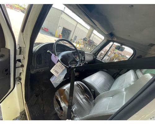 FREIGHTLINER M2 106 Medium Duty Cab