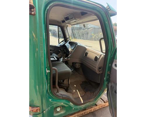 FREIGHTLINER M2 Cab