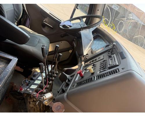 FREIGHTLINER M2 Cab
