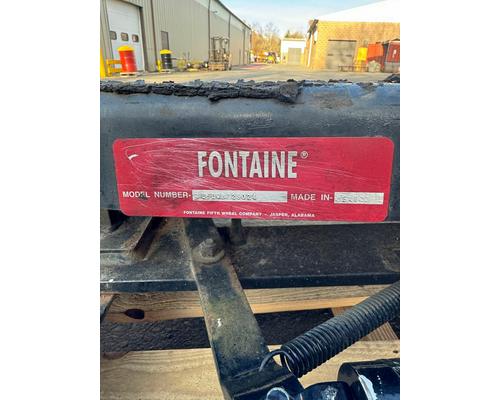 Fontaine VNL Fifth Wheel