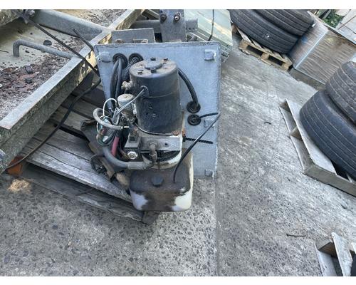 HINO 155 Liftgates  Tailgates
