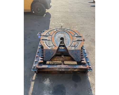 Holland VNL Fifth Wheel