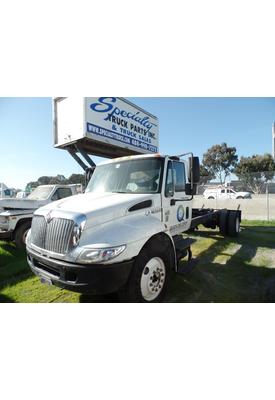 INTERNATIONAL 4300 Complete Vehicle