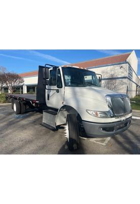 INTERNATIONAL 4300 Complete Vehicle
