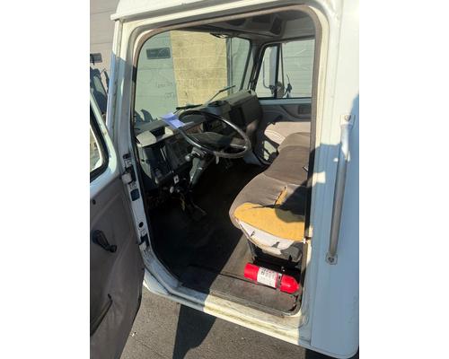 INTERNATIONAL 4700 Cab