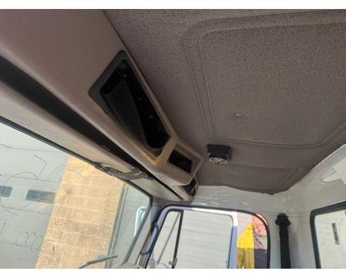 INTERNATIONAL 4700 Cab