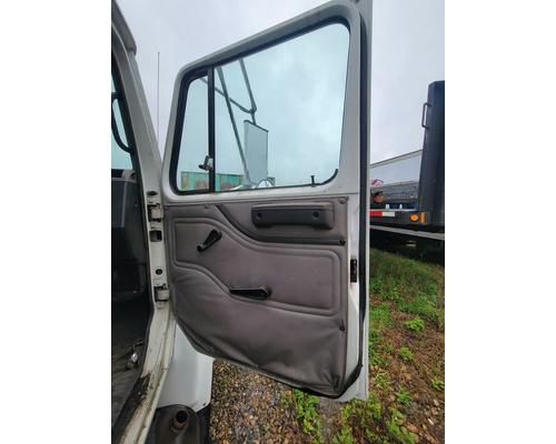 INTERNATIONAL 4700 Cab