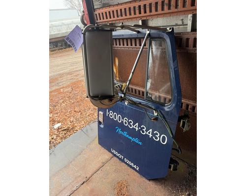 INTERNATIONAL 4900 Door Assembly, Front