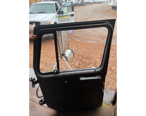 INTERNATIONAL 4900 Door Assembly, Front