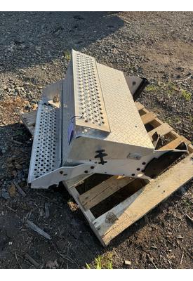 INTERNATIONAL 7400 Battery Box