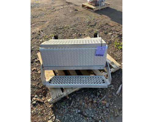 INTERNATIONAL 7400 Battery Box