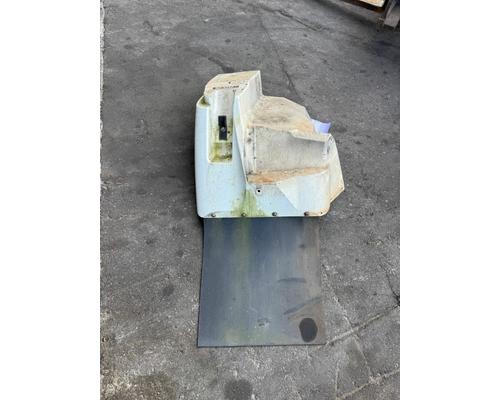 INTERNATIONAL 7400 Fender Extension