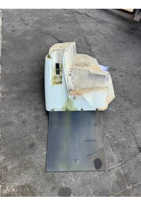 INTERNATIONAL 7400 Fender Extension