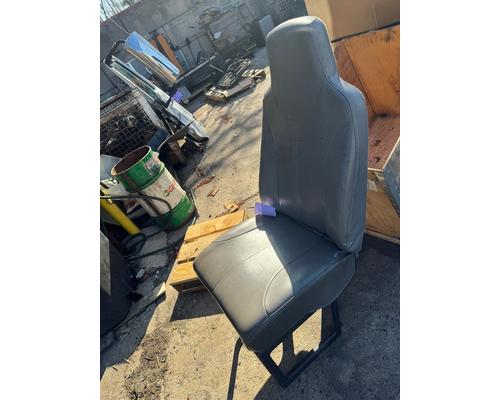 INTERNATIONAL 7400 Seat, Front
