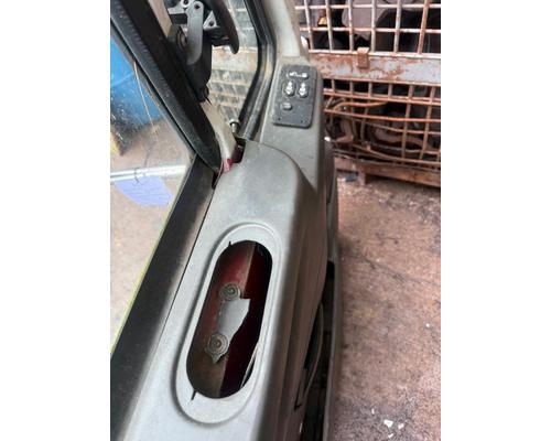 INTERNATIONAL 7600 Door Assembly, Front