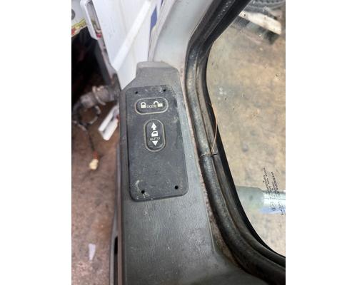 INTERNATIONAL 7600 Door Assembly, Front