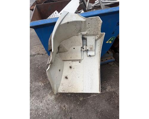 INTERNATIONAL DURASTAR 4300 Fender Extension