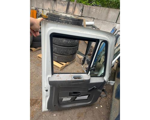 INTERNATIONAL DURASTAR 4400 Door Assembly, Front