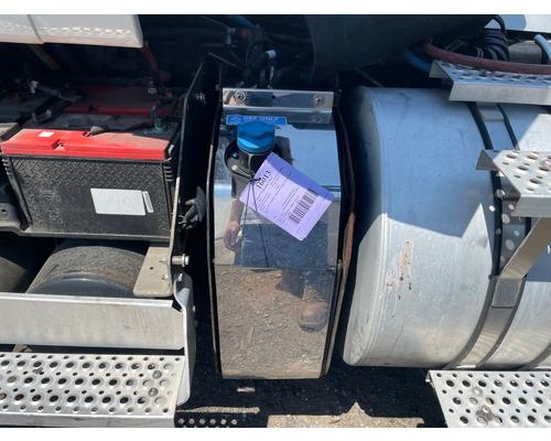 INTERNATIONAL RH613 DEF Tank