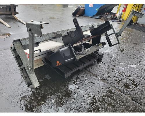 ISUZU NPR-HD Liftgates  Tailgates