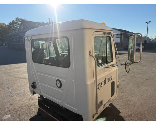 MACK CH613 Cab