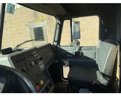 MACK CH613 Cab