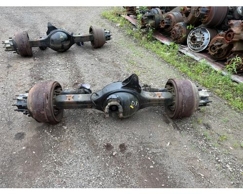 MACK CXU613 Axle Housing (Front)