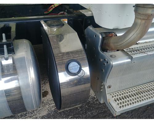 PETERBILT 337 DEF Tank