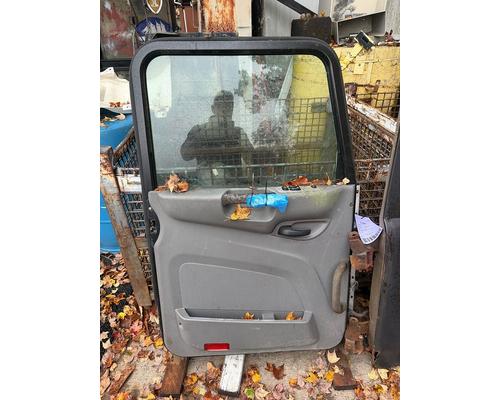 PETERBILT 337 Door Assembly, Front