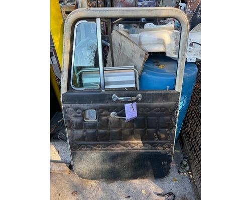 PETERBILT 359 Door Assembly, Front