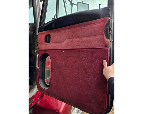 PETERBILT 385 Door Assembly, Front