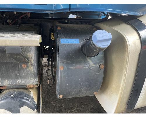 VOLVO VNL DEF Tank