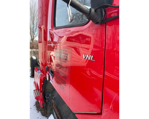 VOLVO VNL Door Assembly, Front