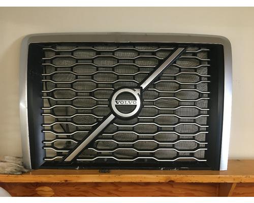VOLVO VNL Grille