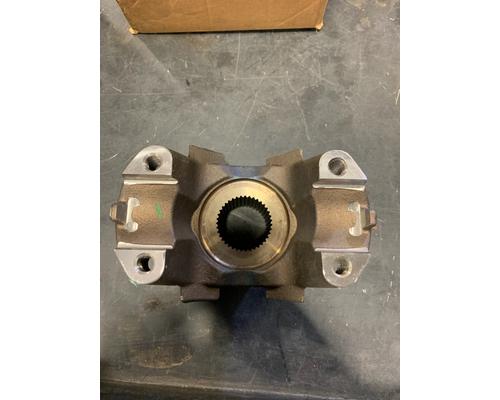Yoke OEM# MBA6813520344 in UMATILLA, OR #32157