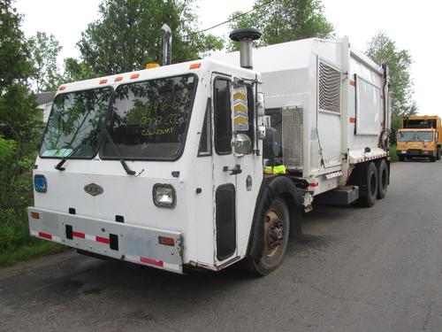 CRANE CARRIER C LOW ENTRY