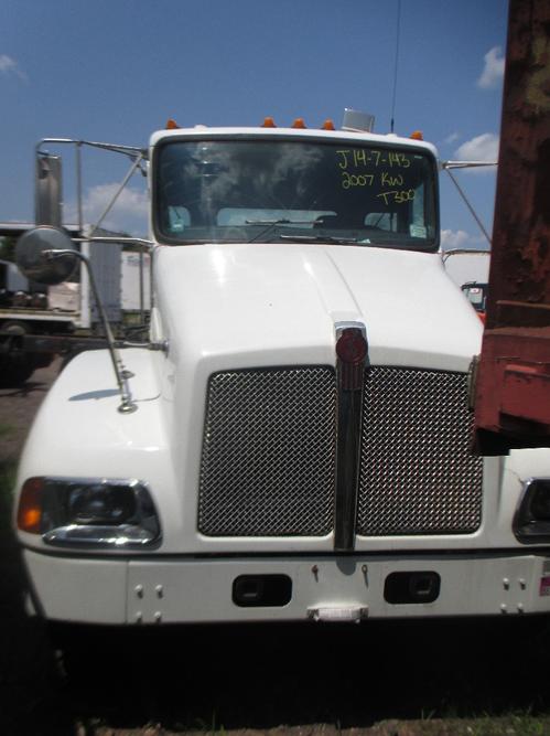 KENWORTH T300