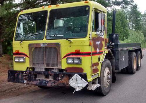 PETERBILT 320