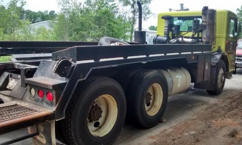 PETERBILT 320